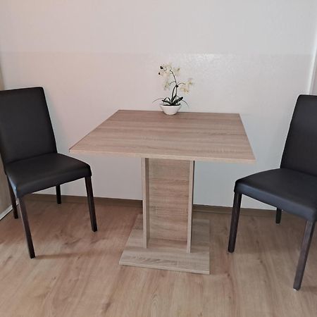 Studio Apartments Maslinik คิร์ก ภายนอก รูปภาพ