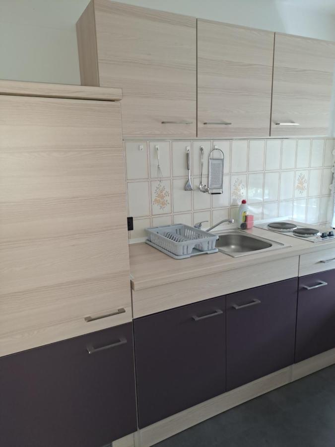 Studio Apartments Maslinik คิร์ก ภายนอก รูปภาพ