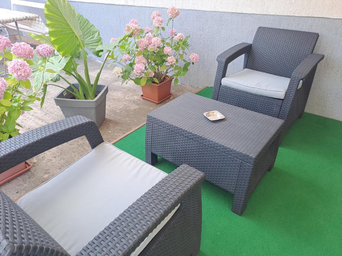 Studio Apartments Maslinik คิร์ก ภายนอก รูปภาพ