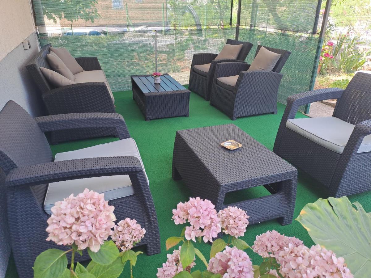 Studio Apartments Maslinik คิร์ก ภายนอก รูปภาพ