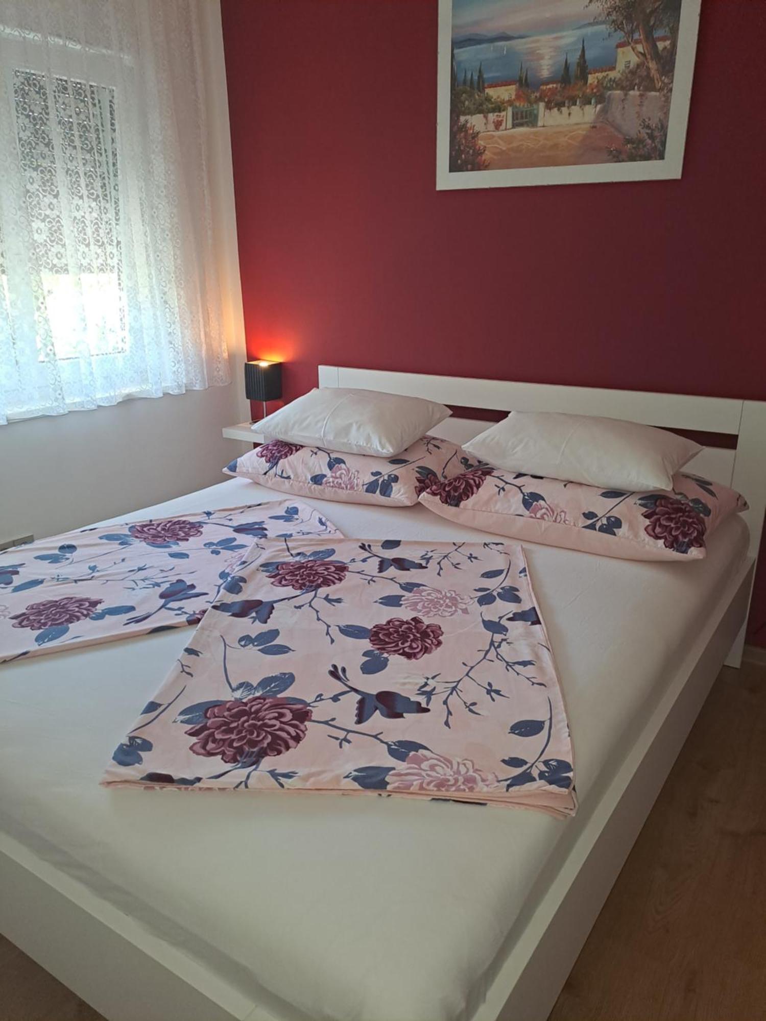 Studio Apartments Maslinik คิร์ก ภายนอก รูปภาพ