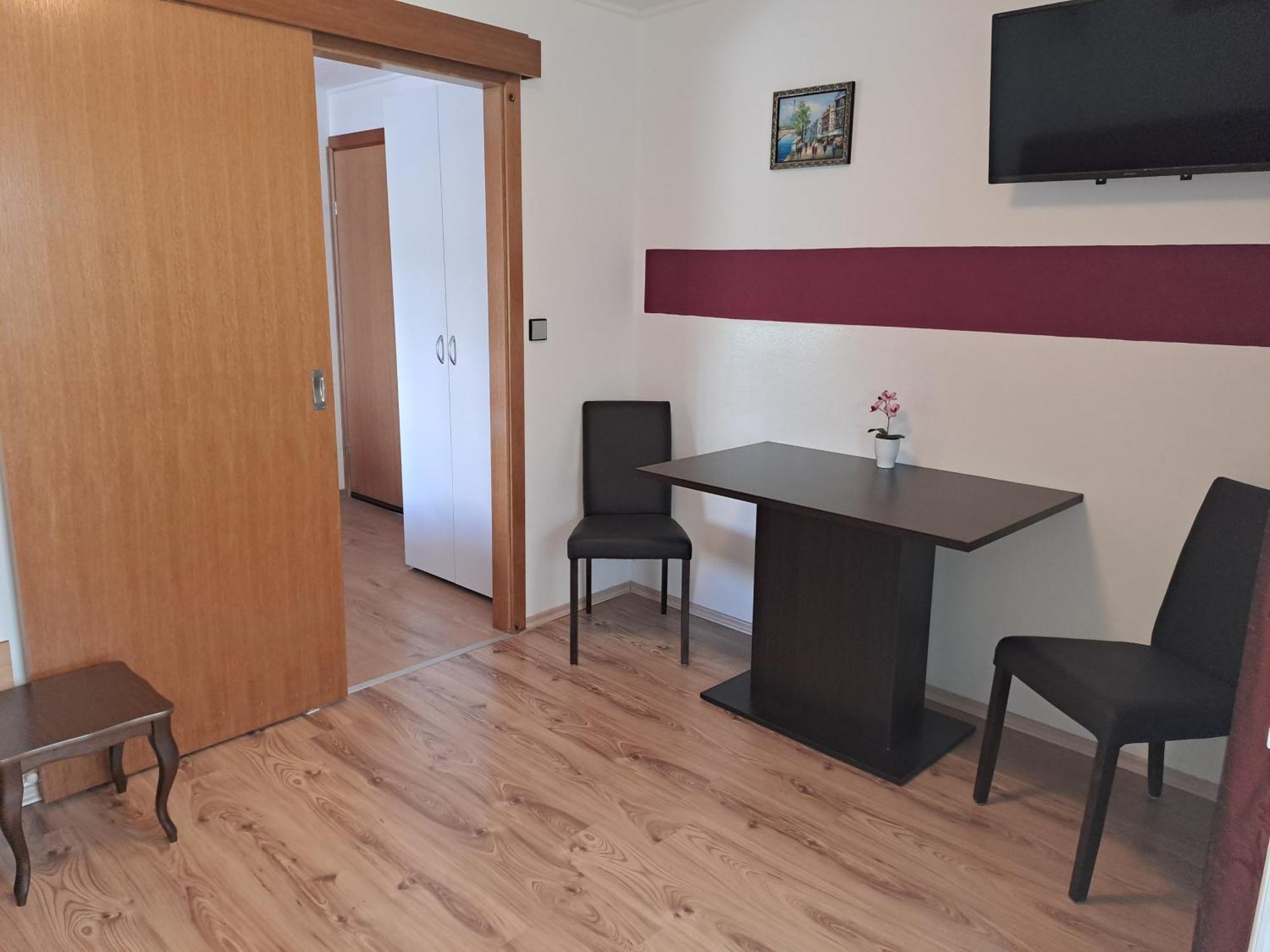 Studio Apartments Maslinik คิร์ก ภายนอก รูปภาพ