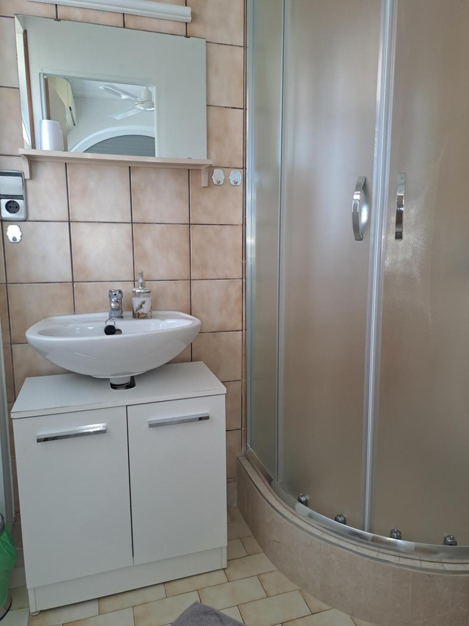 Studio Apartments Maslinik คิร์ก ภายนอก รูปภาพ