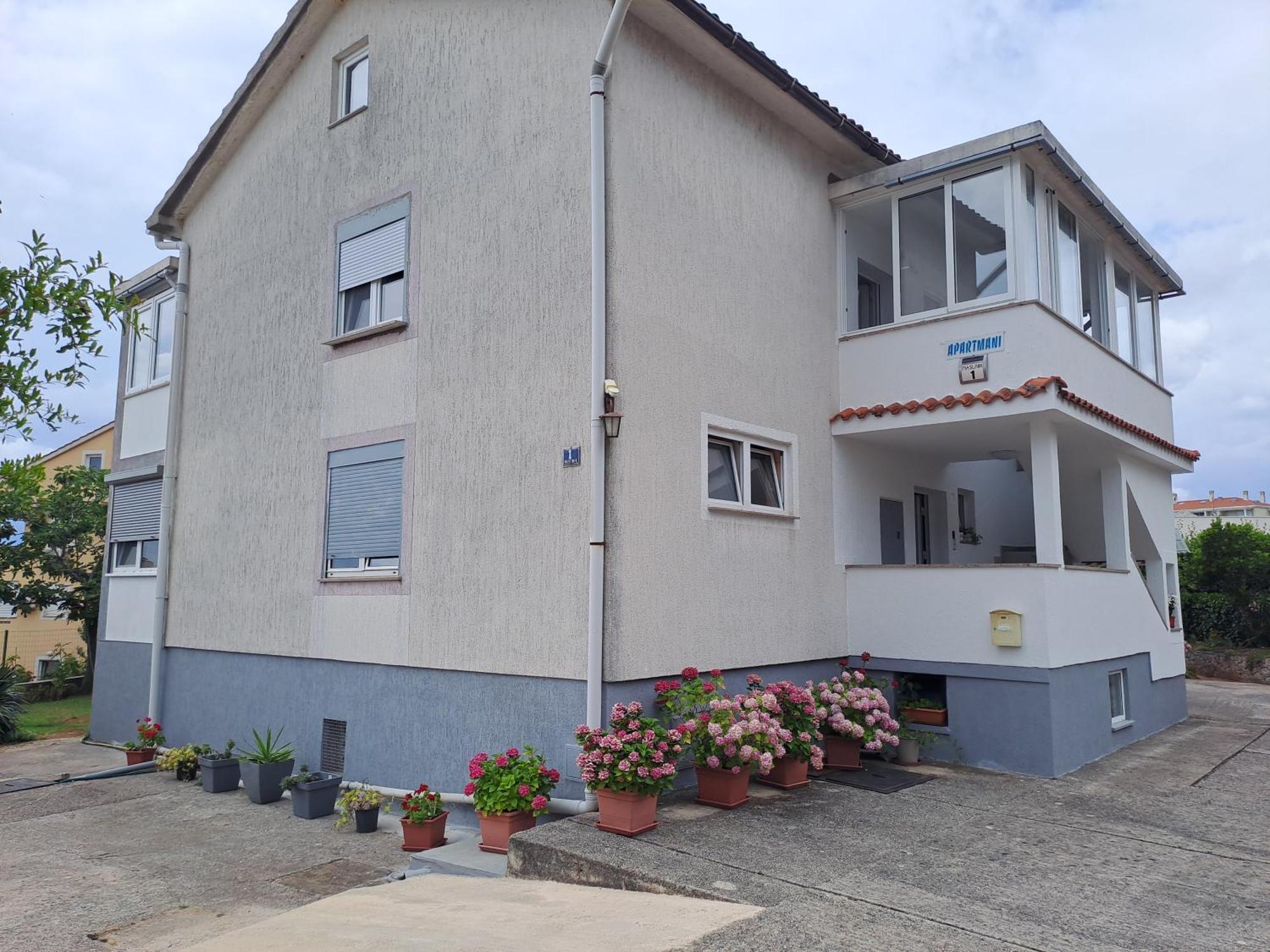 Studio Apartments Maslinik คิร์ก ภายนอก รูปภาพ