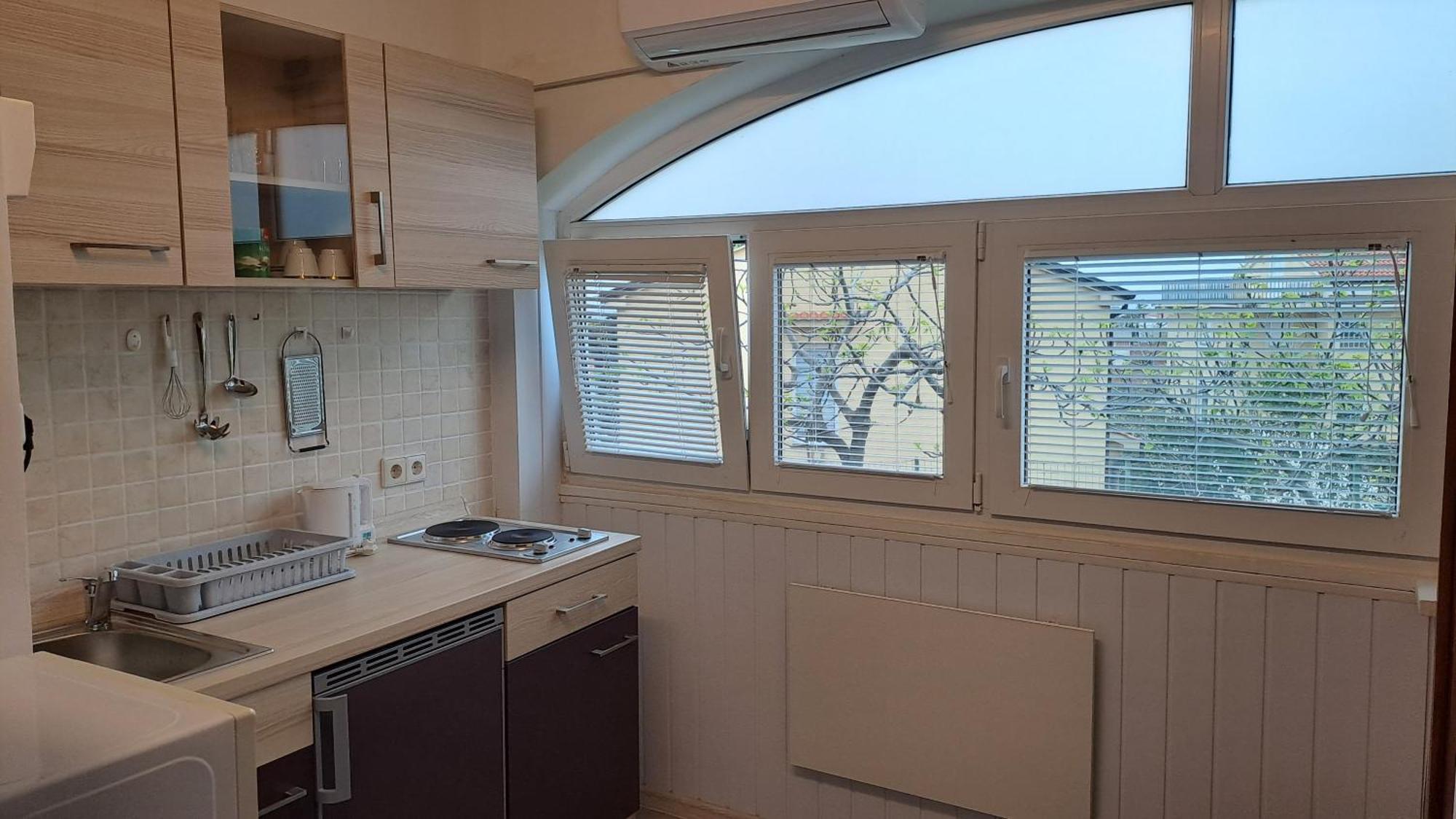 Studio Apartments Maslinik คิร์ก ภายนอก รูปภาพ