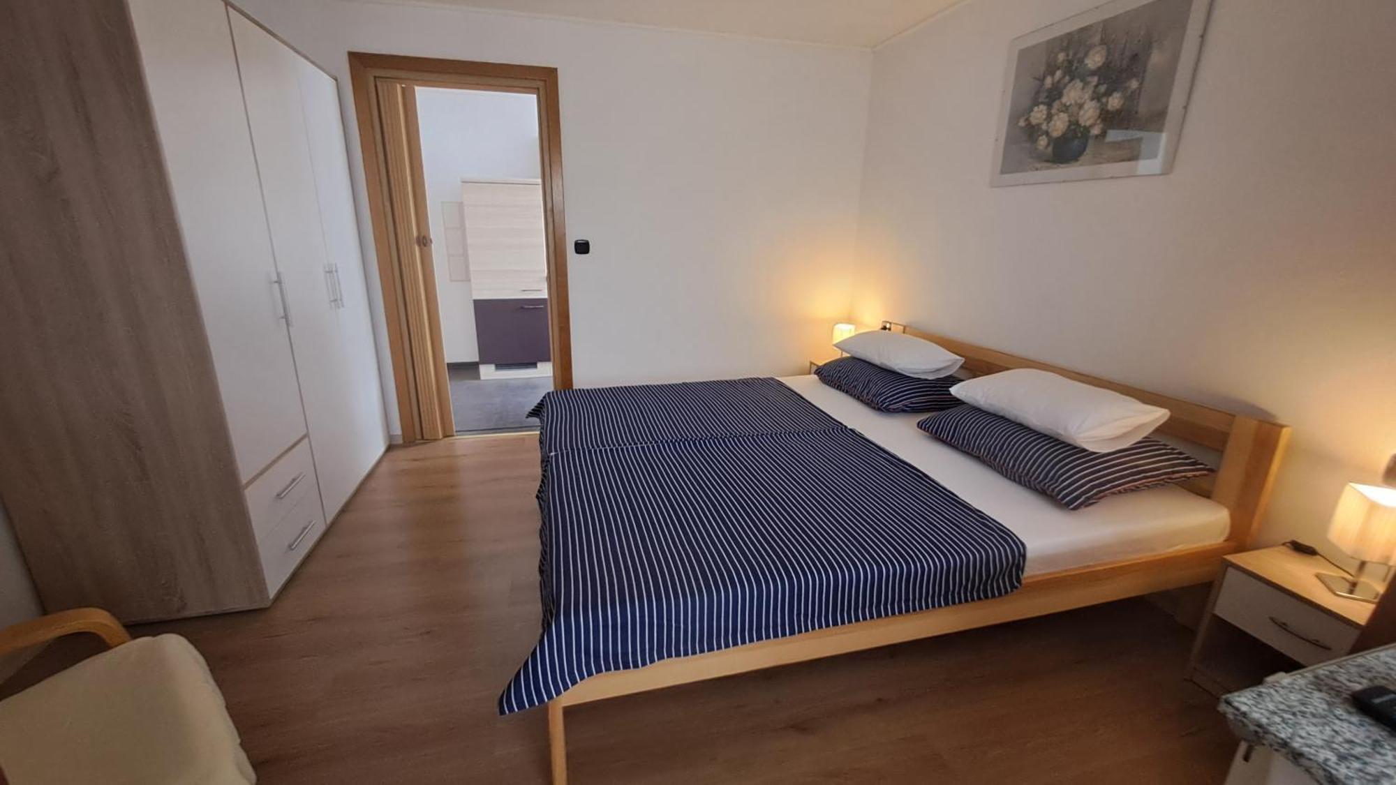 Studio Apartments Maslinik คิร์ก ภายนอก รูปภาพ
